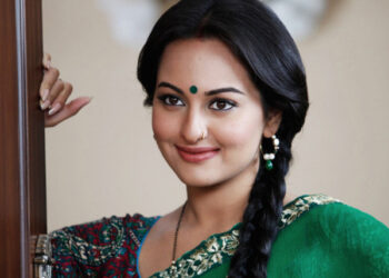 Sonakshi Sinha reveals: "A famous actor kicked me out of a film because I was too old"