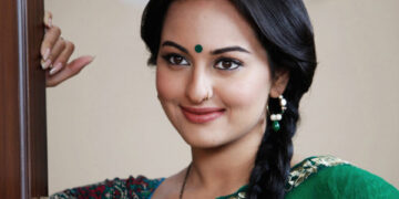 Sonakshi Sinha reveals: "A famous actor kicked me out of a film because I was too old"