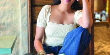 Father's death made life difficult, Amna Ilyas gets emotional at the mention of her father