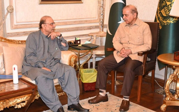 Government-PTI talks ongoing; PM to hold important meeting with President today