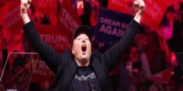 Elon Musk becomes first person in the world to own $400 billion