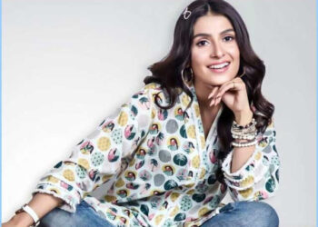 Ayeza Khan joins acting school