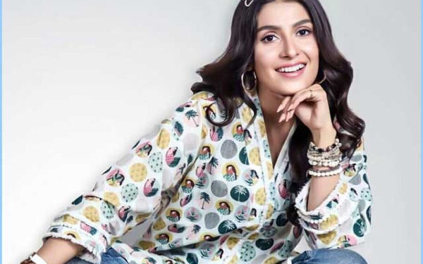 Ayeza Khan joins acting school