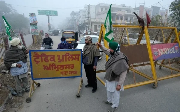 Farmers protest against Modi government's cruel policies, Delhi Chalo, Punjab bandh after rail blockade