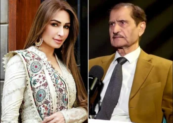 Nasir Adeeb apologizes to Reema with folded hands