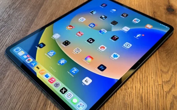 When will Apple launch its foldable device?