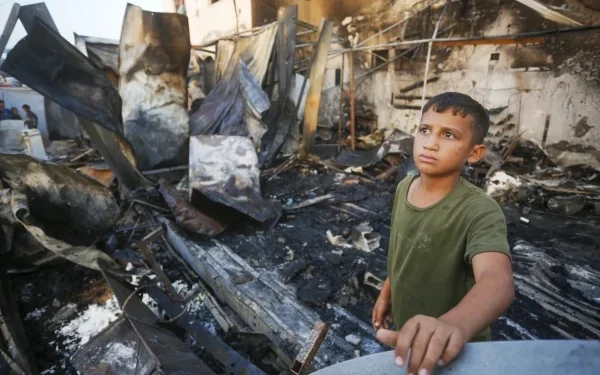 50 people were killed and many injured in an Israeli army attack near a hospital in Gaza