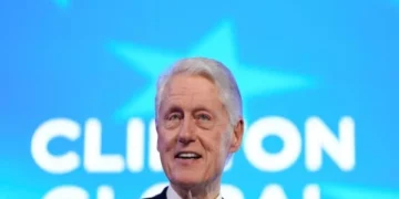Former US President Bill Clinton's health is poor, he is hospitalized