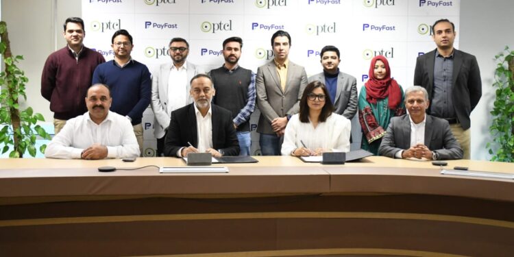 PTCL Introduces Industry-First WhatsApp-Based Bill Payment Solution in Pakistan