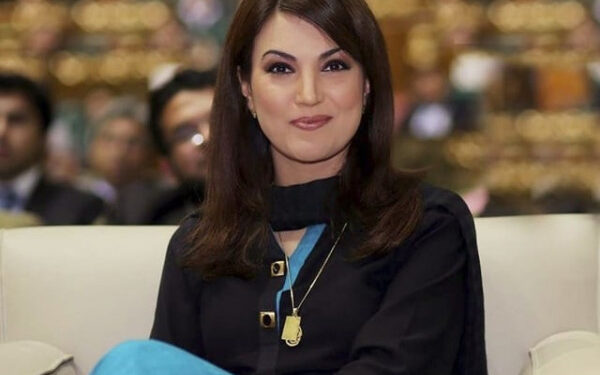 Reham Khan raises questions on social norms by sharing old photo of herself as a bride!