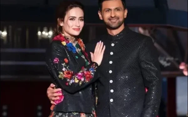 Shoaib Malik and Sana Javed's Ramp Walk in Doha Becomes the Center of Attention