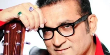 Legal notice issued to Indian singer for calling Gandhi 'father of Pakistan'