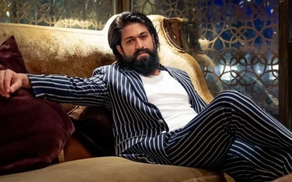 Indian actor who made films of Rs 200 crore from selling tea daily for Rs 50 daily