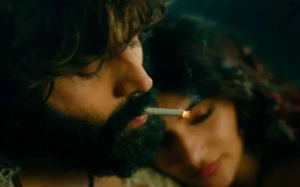 The first look of Kartik Aaryan's new film has won the hearts of fans