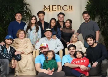 Salman Khan celebrates Family Day instead of Valentine's Day and shares a picture
