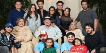 Salman Khan celebrates Family Day instead of Valentine's Day and shares a picture