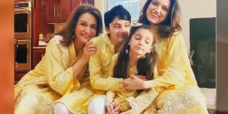 Bushra Ansari gets emotional after remembering her daughters living abroad