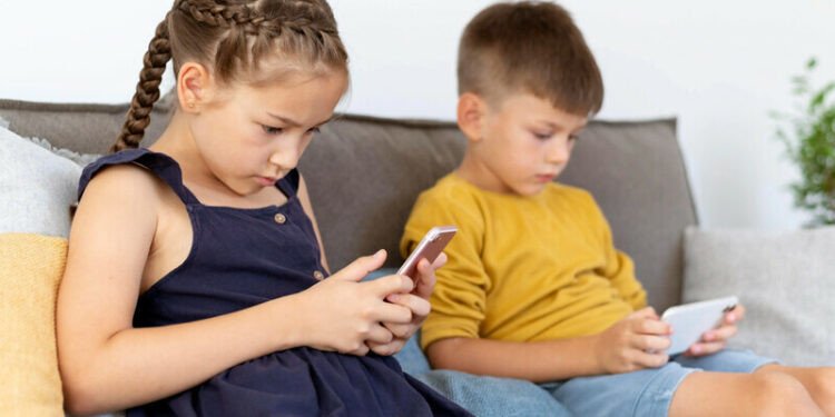 89% of parents give kids gadgets to keep them busy, survey