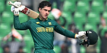 Tri-series: South Africa set New Zealand a target of 305 runs to win