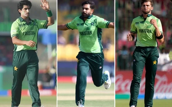 How many runs did Pakistani bowlers concede in the last 10 overs against New Zealand?