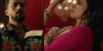 Users are furious after seeing Rajab Butt throwing money at Hira Mani's dance