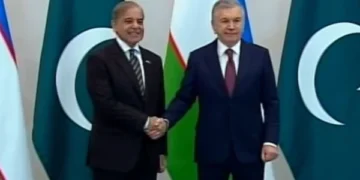 Prime Minister meets Uzbek President in Tashkent, guard of honor presented