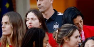 Former football chief fined 10,800 euros for forcibly kissing female player