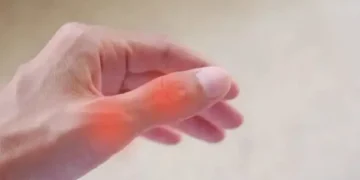 Thumb Tingling Can Be a Sign of a Serious Medical Condition