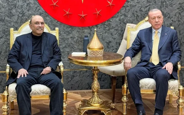 President holds important meeting with Turkish counterpart