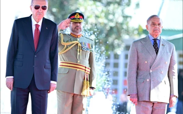 Turkish President Recep Tayyip Erdogan reaches Prime Minister House, receives a grand welcome