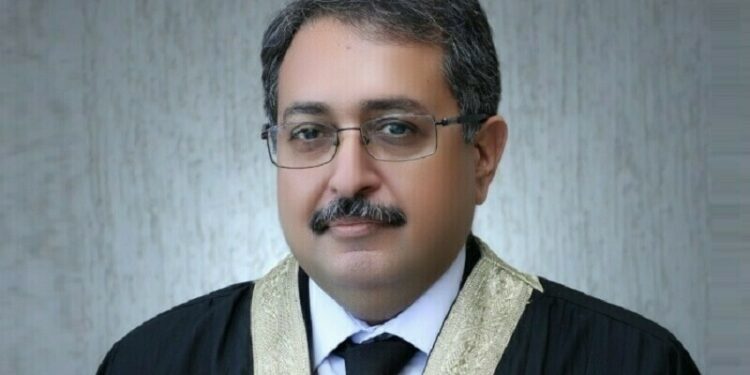 Judges cannot initiate contempt of court proceedings against judicial officers, Islamabad High Court