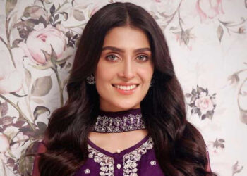 Is Ayeza Khan Set to Make Her Bollywood Debut?