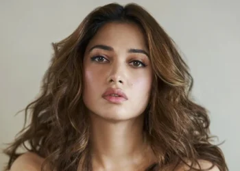 Bollywood's famous heroine accused of fraud! The actress also broke her silence