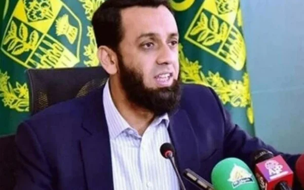 Criticism over hiring female anchor for Ramadan program, Information Minister