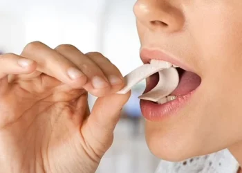 Chewing Bubble Gum Can Cause Dangerous Diseases!