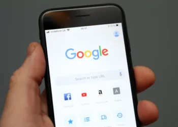 Google starts testing new AI feature