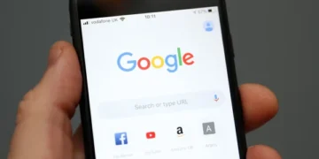 Google starts testing new AI feature