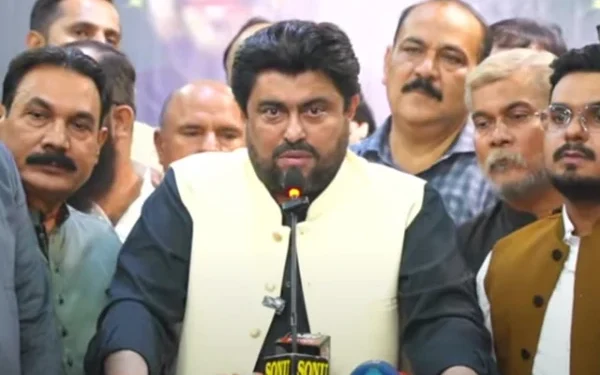 Sindh Governor attends 12th Sehri gathering in New Karachi, talks to media