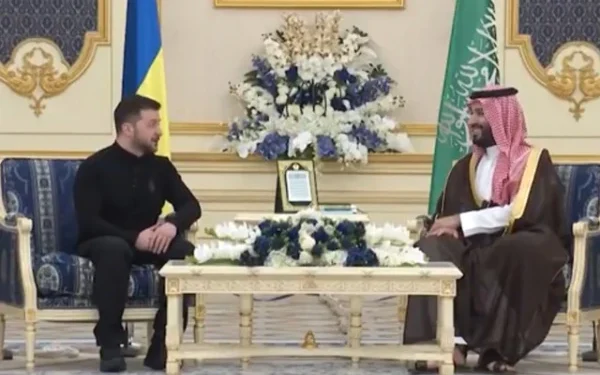 Ukrainian President Arrives in Riyadh to Meet US Officials, Meets Saudi Crown Prince