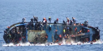 Four refugee boats sink in Yemen and Africa, 2 dead, more than 180 missing