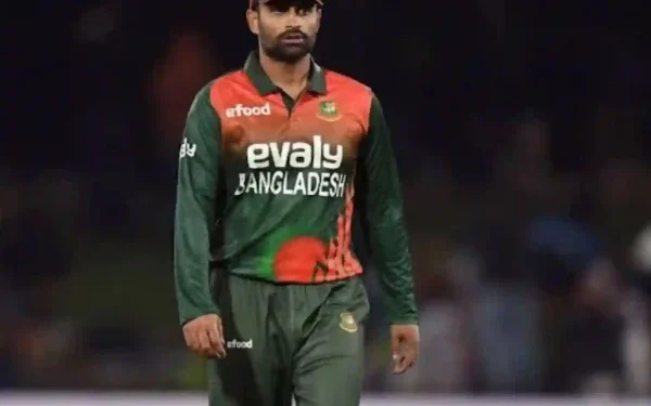Former Bangladesh Captain Tamim Iqbal Hospitalised After Complaining of Chest Pain During Match