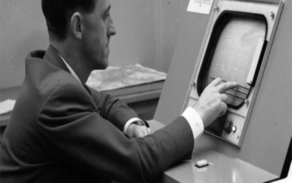 Who Created the World's First Touchscreen Device? A Look into the Origins of Touch Technology