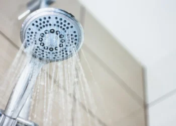 Doctors Warn Against Morning Bathing: Here's Why Evening Showers May Be Better for Your Skin