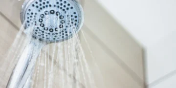 Doctors Warn Against Morning Bathing: Here's Why Evening Showers May Be Better for Your Skin