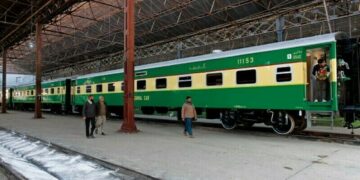 Quetta-Bound Bolan Mail Halted at Jacobabad Railway Station Due to Security Concerns