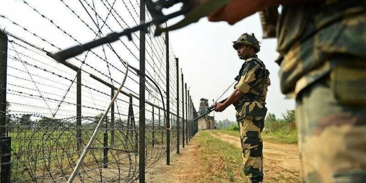 India Opens Unprovoked Firing on LoC Again, Pakistan Army Responds Decisively, Silences Enemy Guns