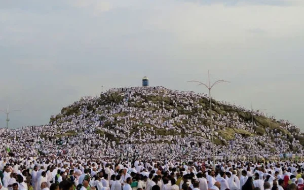 “Labbayka Allahumma Labbayka”: Pilgrims Gather for the Pinnacle of Hajj – Wukuf-e-Arafah