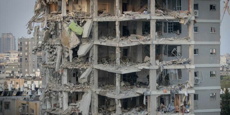 Iran Launches Missile Attacks on Israel, Targeting Israeli-Occupied Palestinian Territories