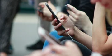 How Social Media Is Causing Eating Disorders in Young People: The Hidden Crisis