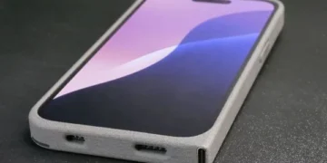 Swiss Engineer Introduces Innovative 'Obsoles' Case to Add USB-C Functionality to Older iPhones